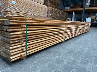 Ca. 55x Douglas Dubbele Rhombus Profiel, 25x137mm, lengte 500cm